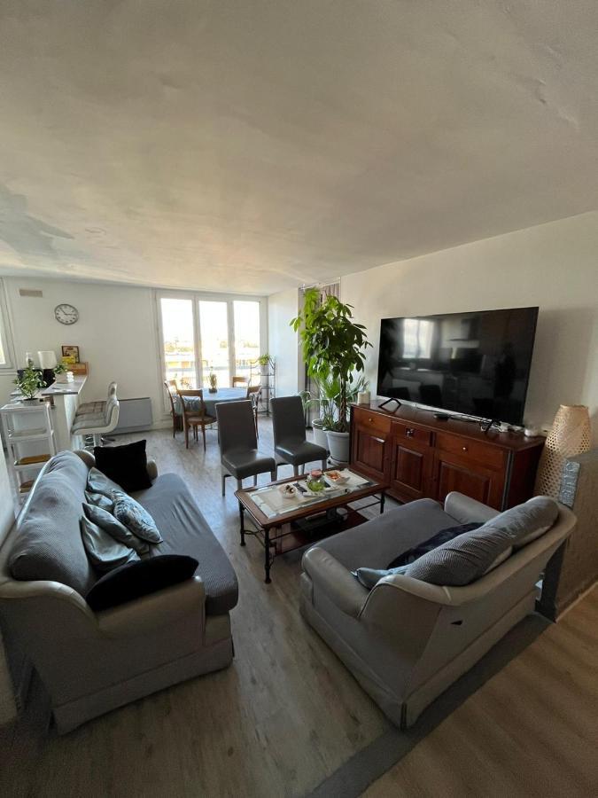 Grand Appartement Proche De Paris Chille Екстериор снимка